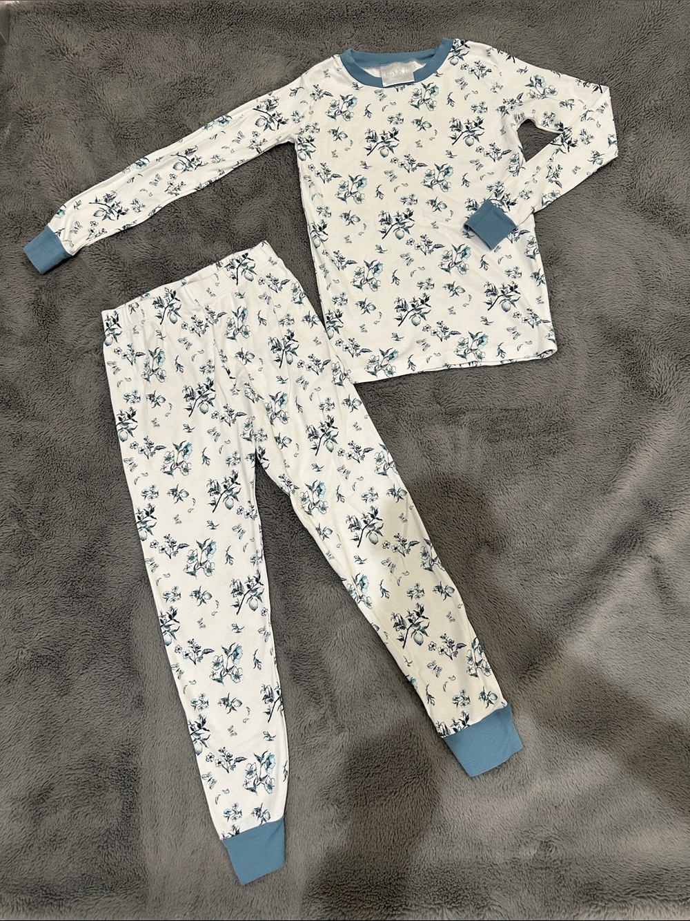 Lake Girls’ Blue Floral Pajama Set